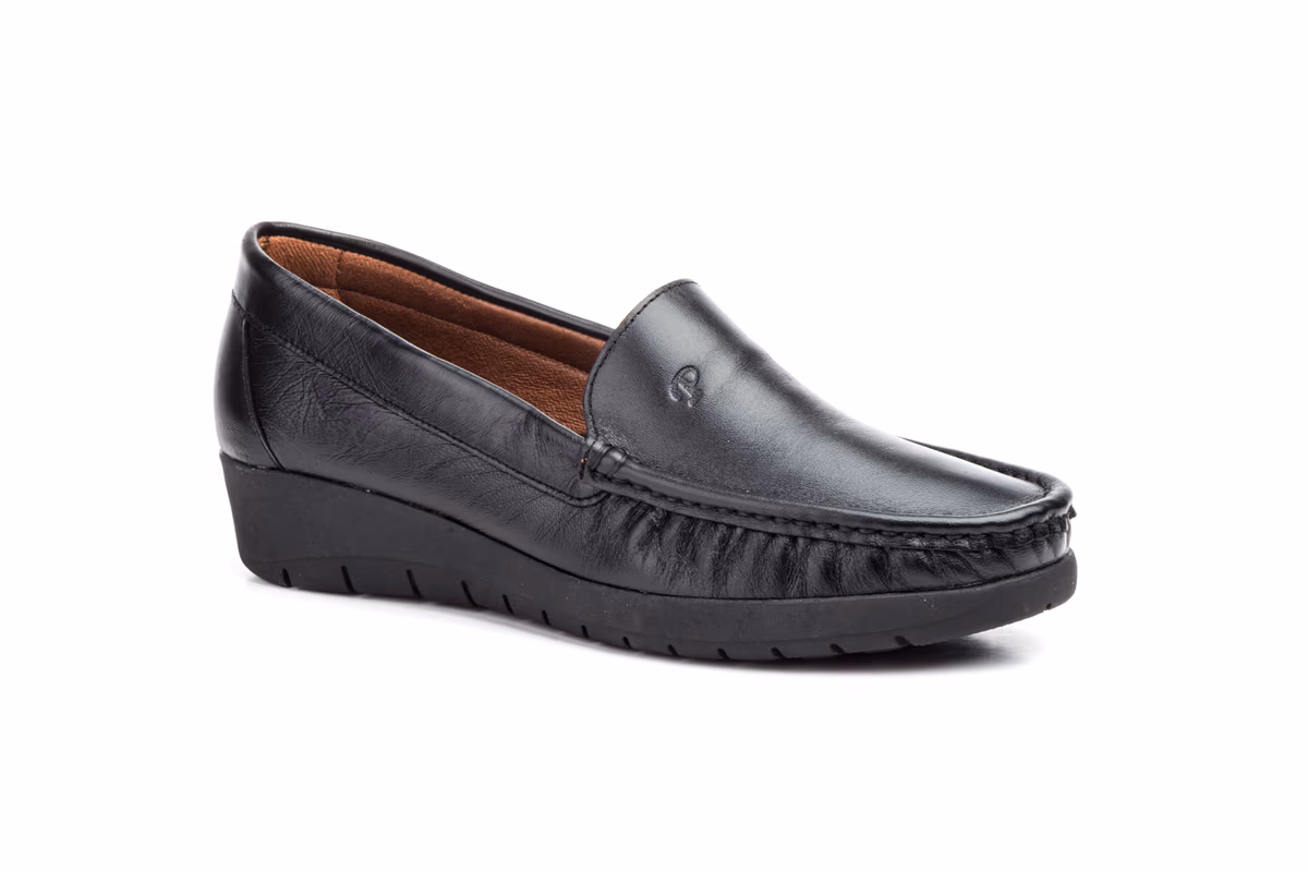 Kiowa Mujer PIel Negro