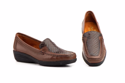 Kiowa Mujer Piel Marrón Cuña