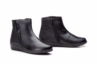 Botín Mujer Piel Negro Grabado Cuña