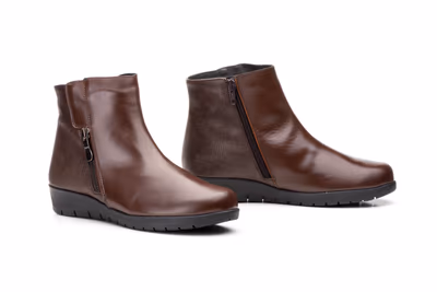 Botín Mujer Piel Marrón Grabado Cuña