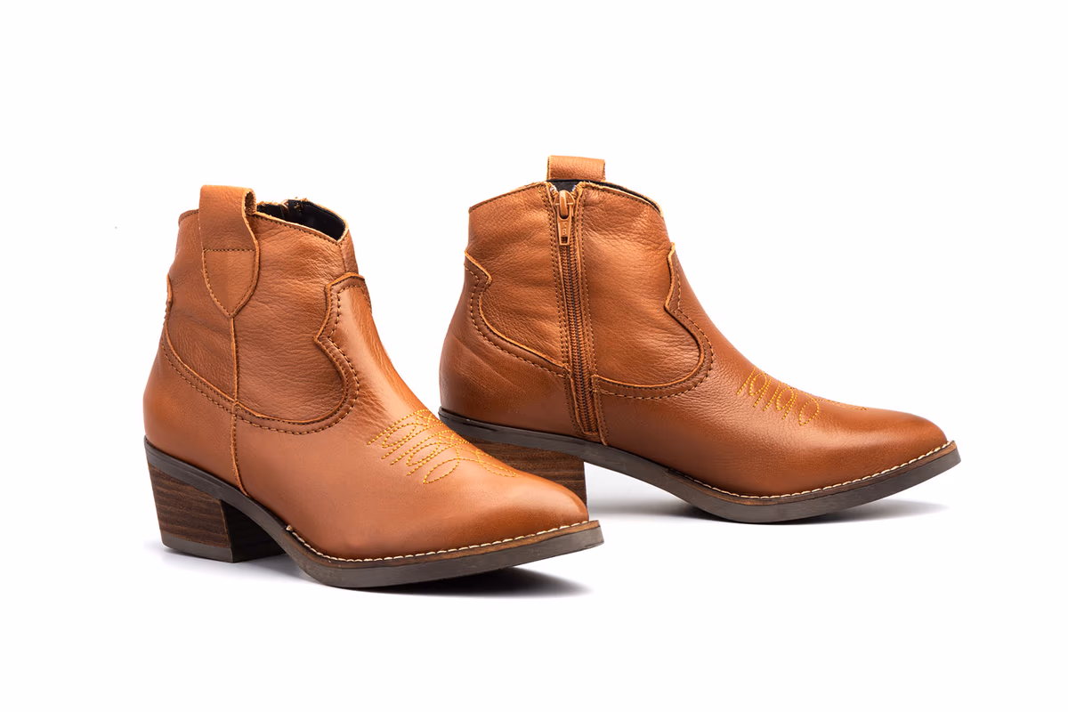 Botín Campero Mujer Piel Napa Cuero Tacón Cubano