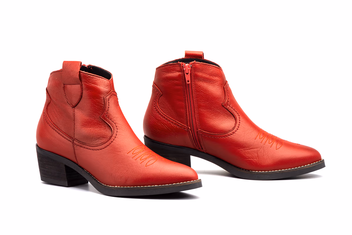 Botín Campero Mujer Piel Rojo Tacón Cubano