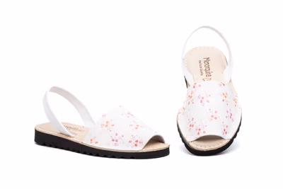 Menorquinas Mujer Piel Flores