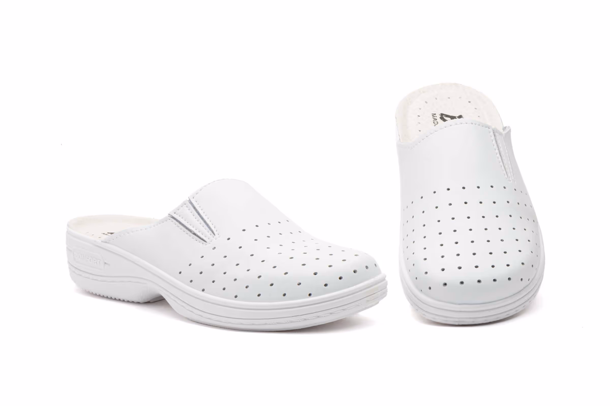 Zuecos Mujer Piel Blanco Perforado BioUp