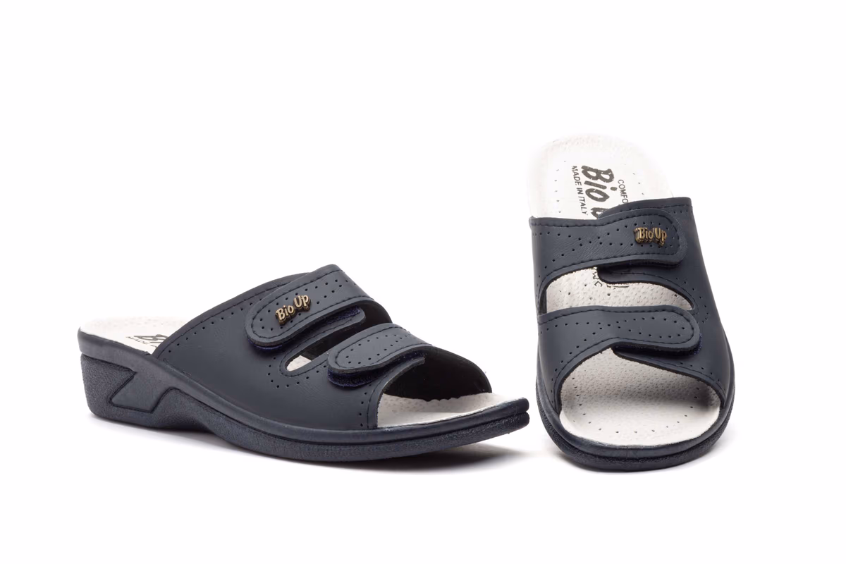 Zuecos Mujer Piel Azul Hebilla BioUp