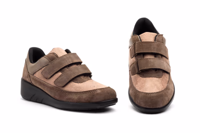 Deportivos Mujer Piel Taupe Velcros Cuña