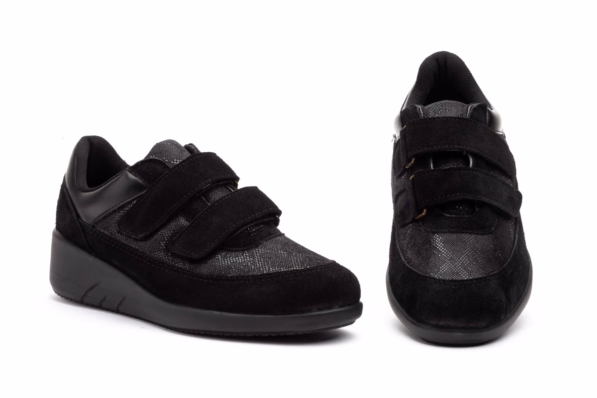 Deportivos Mujer Piel Negro Velcros Cuña