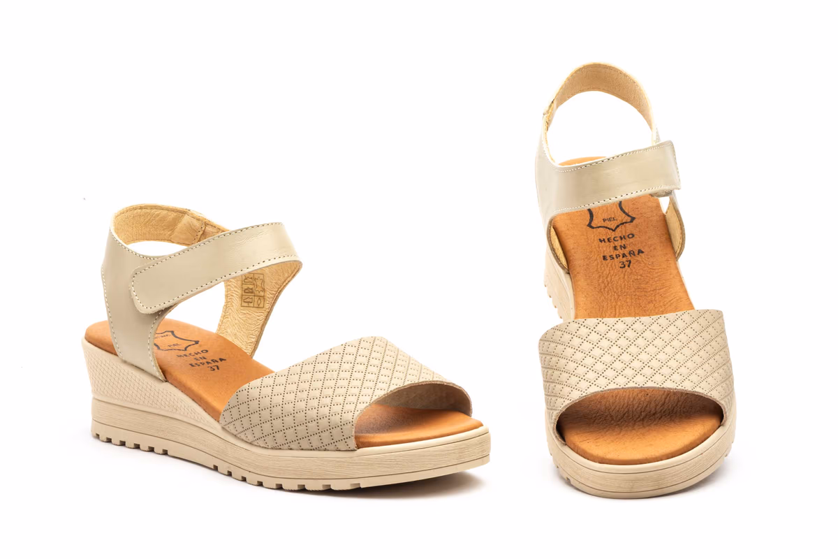 Sandalias Mujer Piel Beige Velcro Cuña
