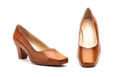 Salón Mujer Piel Camel Tacón