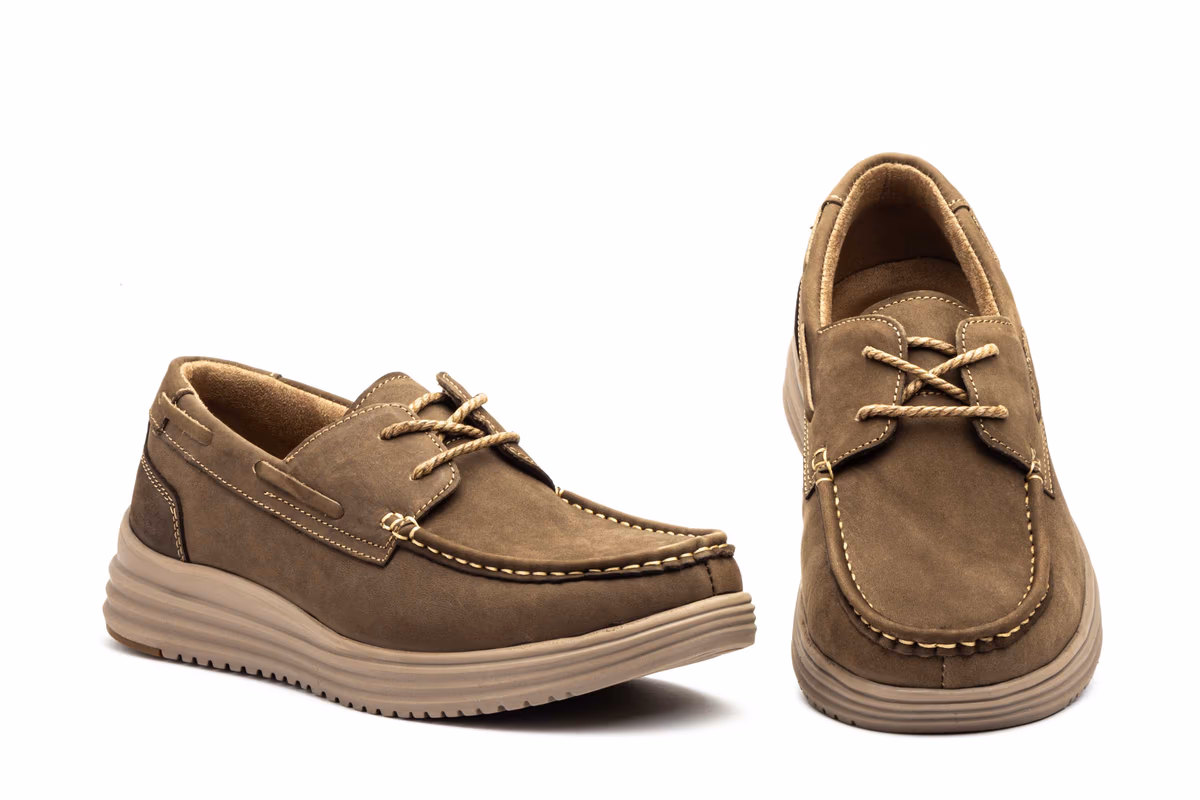 Náuticos Hombre Piel Nobuck Taupe Cordones