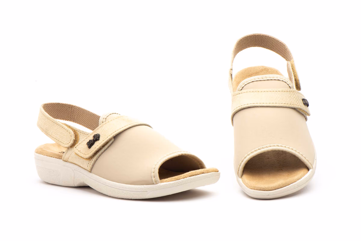 Zuecos Mujer Beige Velcro