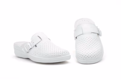 Zuecos Mujer Enfermera Blanco Perforado