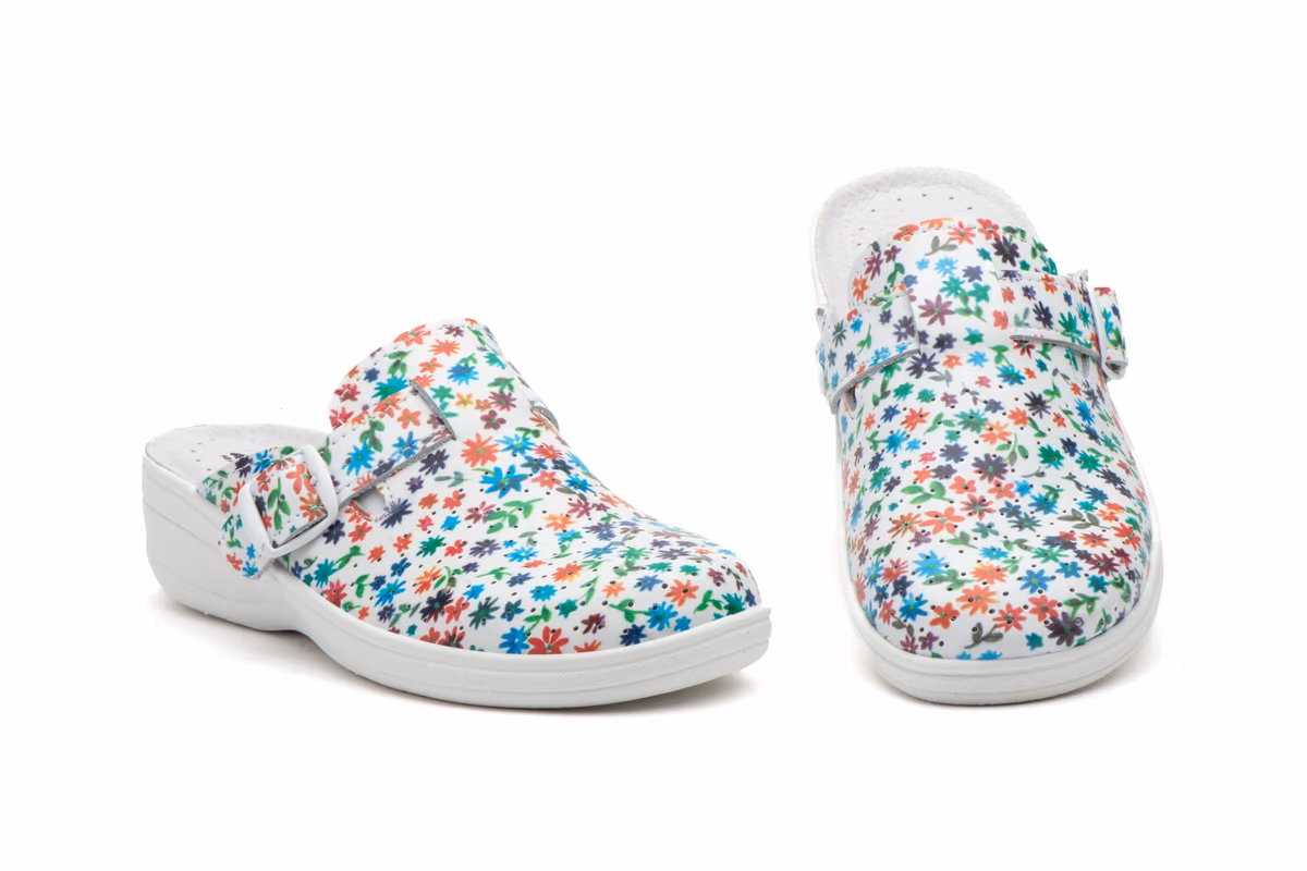 Zuecos Mujer Enfermera Multi Perforado