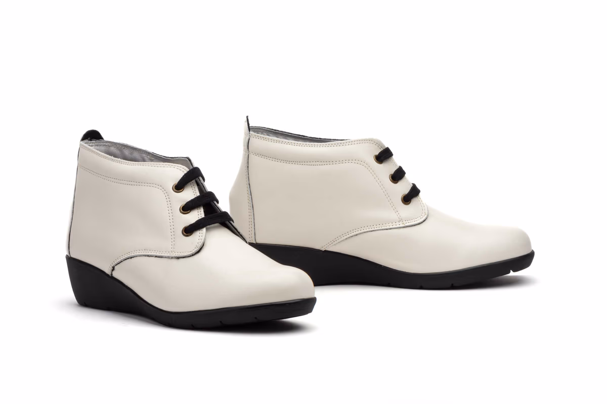 Botín Mujer Piel Marfil Cordones